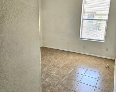 8190 W Serena Drive - Photo Thumbnail 15