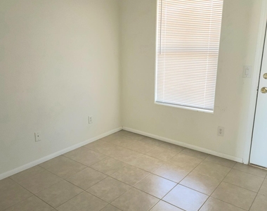 8190 W Serena Drive - Photo Thumbnail 5