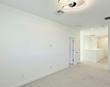 1419 E Town And Country Lane - Photo Thumbnail 13
