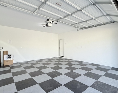 1419 E Town And Country Lane - Photo Thumbnail 32