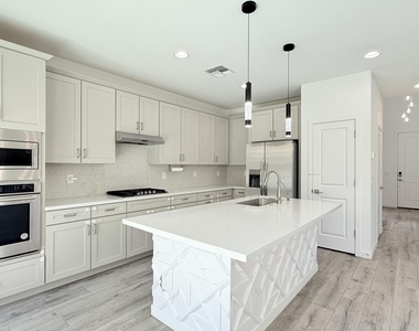 1419 E Town And Country Lane - Photo Thumbnail 5
