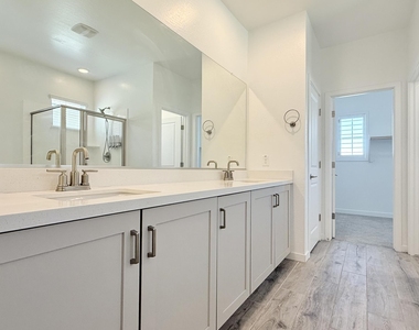 1419 E Town And Country Lane - Photo Thumbnail 26