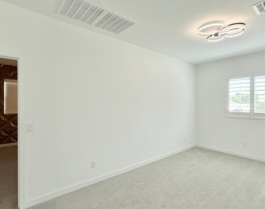 1419 E Town And Country Lane - Photo Thumbnail 23