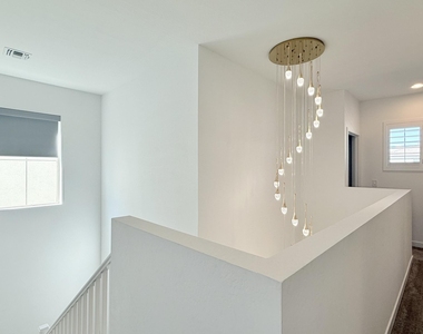 1419 E Town And Country Lane - Photo Thumbnail 8