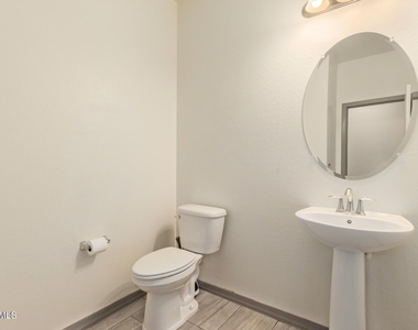 905 S Canal Drive - Photo Thumbnail 10