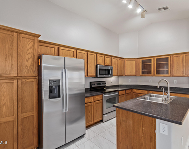 11386 W Lincoln Street - Photo Thumbnail 16