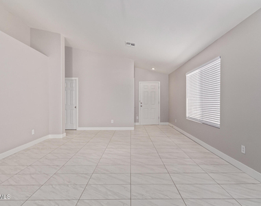 11386 W Lincoln Street - Photo Thumbnail 4