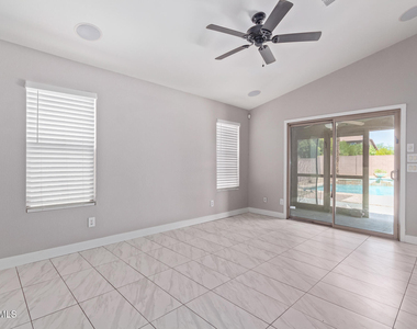 11386 W Lincoln Street - Photo Thumbnail 10