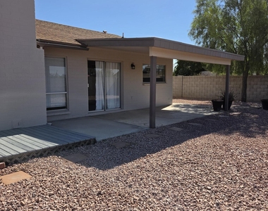 1036 W Minton Drive - Photo Thumbnail 13