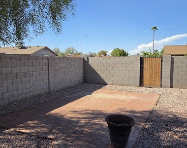 1036 W Minton Drive - Photo Thumbnail 14