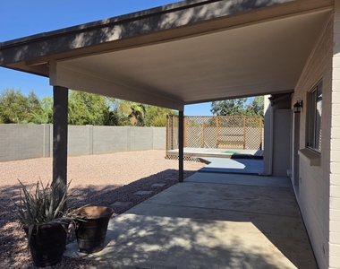 1036 W Minton Drive - Photo Thumbnail 12