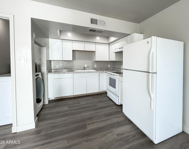 1421 E Fillmore Street - Photo Thumbnail 5