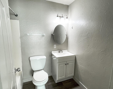 1421 E Fillmore Street - Photo Thumbnail 7