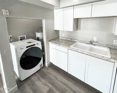 1421 E Fillmore Street - Photo Thumbnail 4