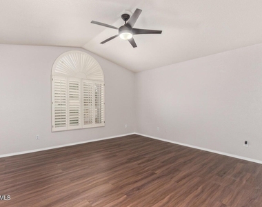 4655 E Villa Maria Drive - Photo Thumbnail 14