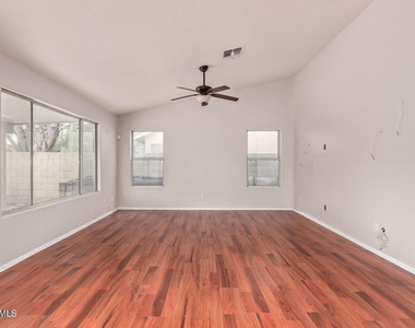 4655 E Villa Maria Drive - Photo Thumbnail 6
