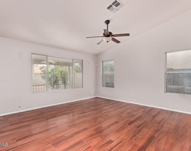 4655 E Villa Maria Drive - Photo Thumbnail 7