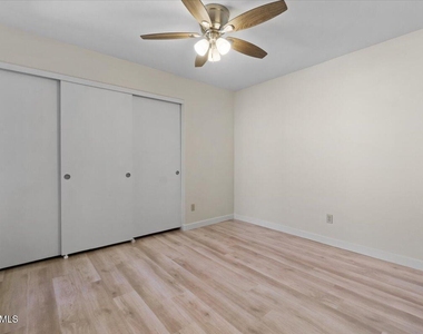 3510 E Hampton Avenue - Photo Thumbnail 19