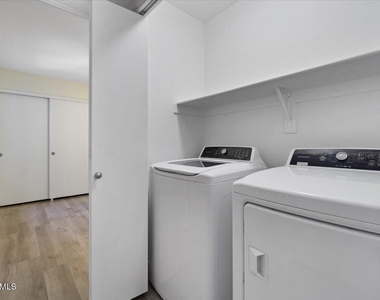 3510 E Hampton Avenue - Photo Thumbnail 17