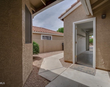 3510 E Hampton Avenue - Photo Thumbnail 5
