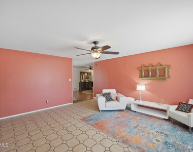 2302 W Berridge Lane - Photo Thumbnail 4