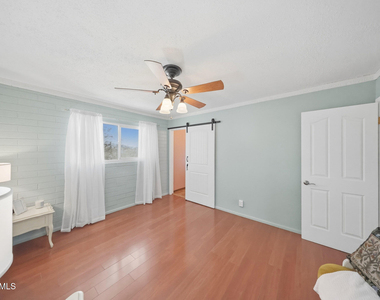 2302 W Berridge Lane - Photo Thumbnail 20