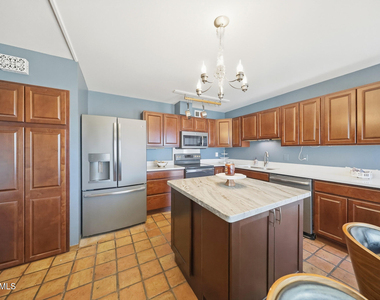 2302 W Berridge Lane - Photo Thumbnail 11