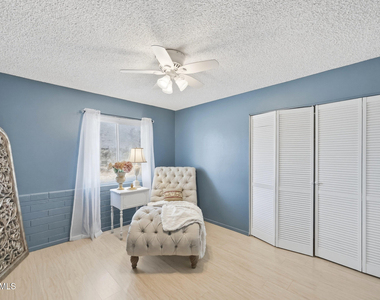 2302 W Berridge Lane - Photo Thumbnail 17