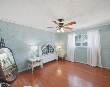 2302 W Berridge Lane - Photo Thumbnail 19
