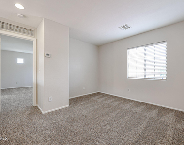 3039 W Los Gatos Drive - Photo Thumbnail 12
