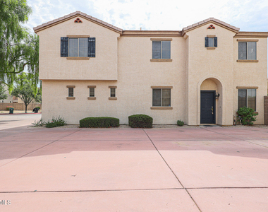 3039 W Los Gatos Drive - Photo Thumbnail 2