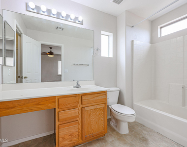 3039 W Los Gatos Drive - Photo Thumbnail 16