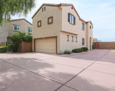 3039 W Los Gatos Drive - Photo Thumbnail 1