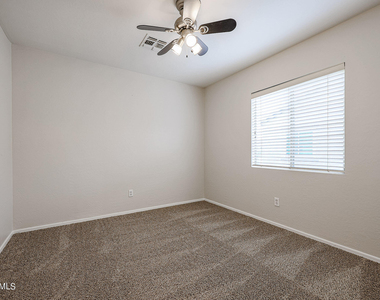 3039 W Los Gatos Drive - Photo Thumbnail 20