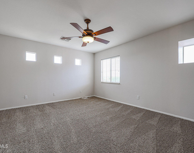3039 W Los Gatos Drive - Photo Thumbnail 14