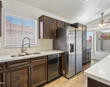 4231 E Alder Avenue - Photo Thumbnail 5