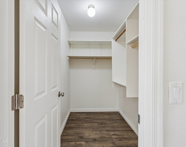 4231 E Alder Avenue - Photo Thumbnail 17