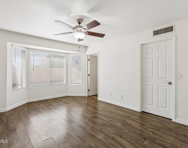 4231 E Alder Avenue - Photo Thumbnail 16