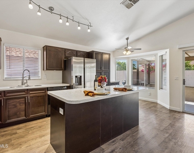 4231 E Alder Avenue - Photo Thumbnail 2