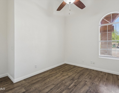 4231 E Alder Avenue - Photo Thumbnail 13