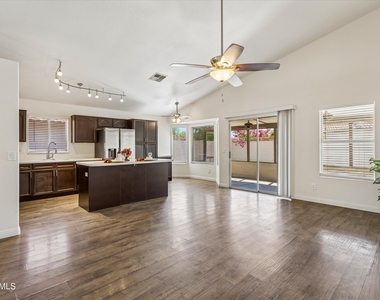 4231 E Alder Avenue - Photo Thumbnail 8