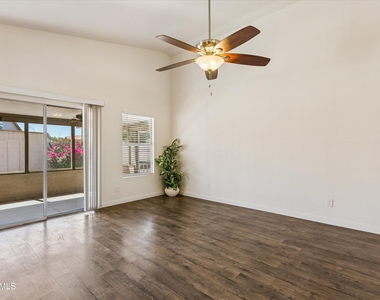 4231 E Alder Avenue - Photo Thumbnail 7