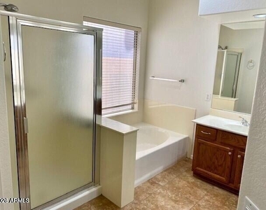 938 W Azalea Place - Photo Thumbnail 6