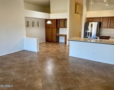 938 W Azalea Place - Photo Thumbnail 3