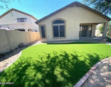 938 W Azalea Place - Photo Thumbnail 8