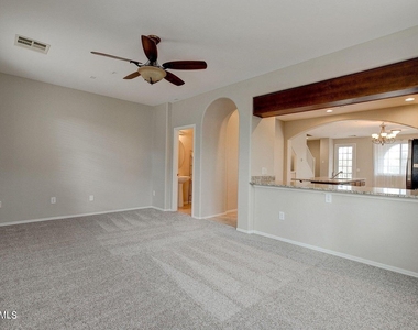 3652 E Horace Drive - Photo Thumbnail 4