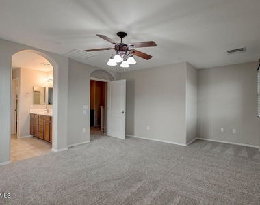 3652 E Horace Drive - Photo Thumbnail 9