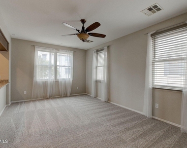 3652 E Horace Drive - Photo Thumbnail 6