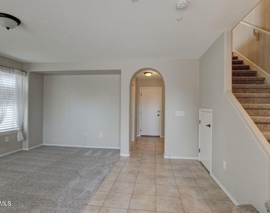 3652 E Horace Drive - Photo Thumbnail 3