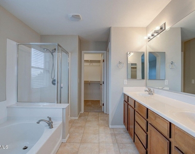 3652 E Horace Drive - Photo Thumbnail 10